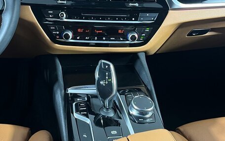BMW 5 серия, 2018 год, 2 850 000 рублей, 26 фотография