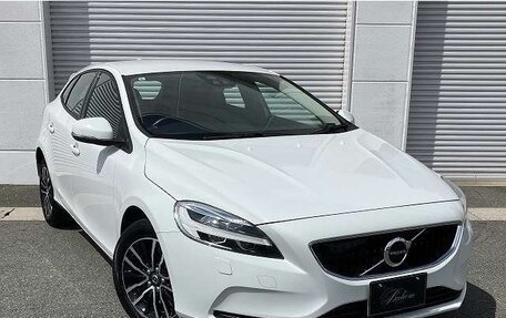 Volvo V40 II рестайлинг, 2019 год, 1 117 333 рублей, 2 фотография