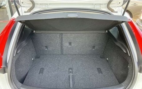Volvo V40 II рестайлинг, 2019 год, 1 117 333 рублей, 19 фотография