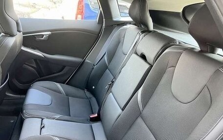 Volvo V40 II рестайлинг, 2019 год, 1 117 333 рублей, 18 фотография