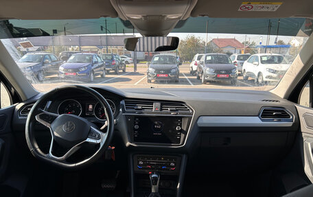 Volkswagen Tiguan II, 2021 год, 2 650 000 рублей, 2 фотография