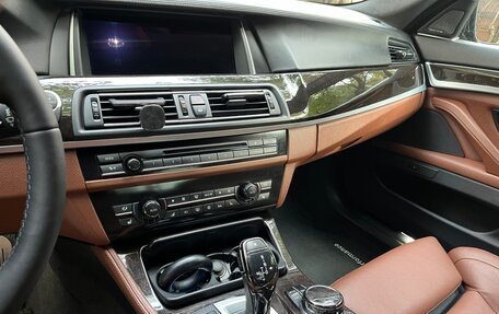 BMW 5 серия, 2012 год, 2 500 000 рублей, 21 фотография