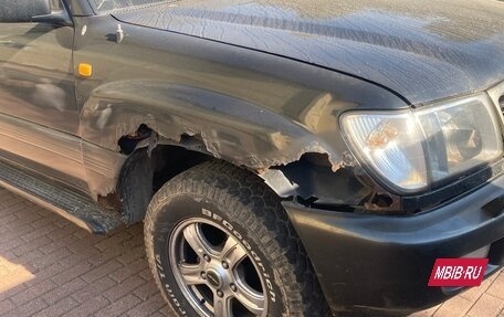 Toyota Land Cruiser 100 рестайлинг 2, 2001 год, 700 000 рублей, 10 фотография