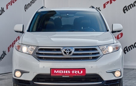 Toyota Highlander III, 2013 год, 2 100 000 рублей, 2 фотография