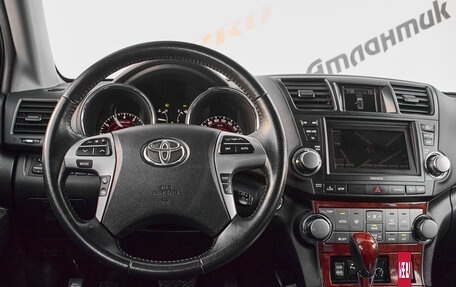Toyota Highlander III, 2013 год, 2 100 000 рублей, 13 фотография