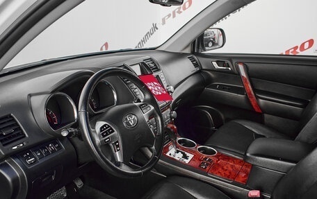 Toyota Highlander III, 2013 год, 2 100 000 рублей, 11 фотография