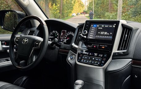 Toyota Land Cruiser 200, 2016 год, 5 699 990 рублей, 7 фотография