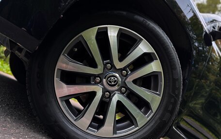 Toyota Land Cruiser 200, 2016 год, 5 699 990 рублей, 11 фотография