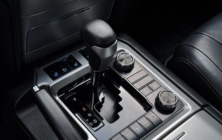 Toyota Land Cruiser 200, 2016 год, 5 699 990 рублей, 16 фотография