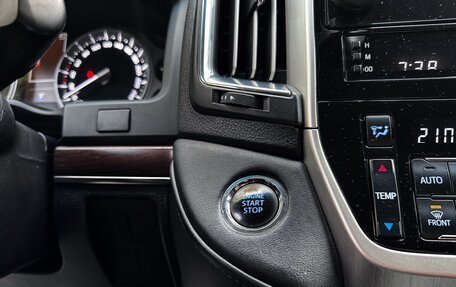 Toyota Land Cruiser 200, 2016 год, 5 699 990 рублей, 17 фотография