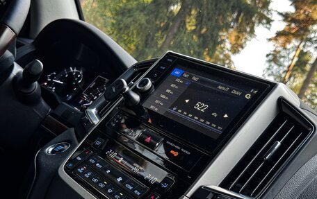 Toyota Land Cruiser 200, 2016 год, 5 699 990 рублей, 27 фотография