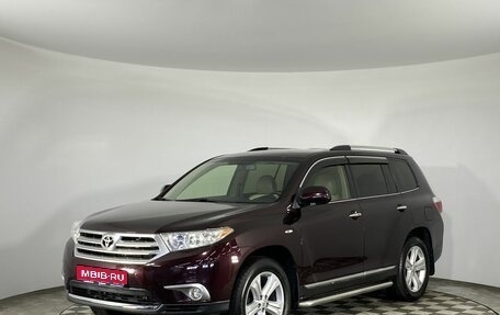 Toyota Highlander III, 2013 год, 1 899 000 рублей, 1 фотография