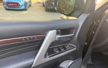 Toyota Land Cruiser 200, 2021 год, 11 фотография