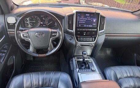 Toyota Land Cruiser 200, 2021 год, 13 фотография