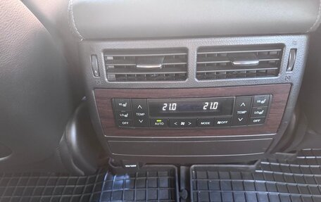 Toyota Land Cruiser 200, 2021 год, 25 фотография