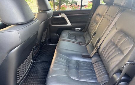 Toyota Land Cruiser 200, 2021 год, 27 фотография