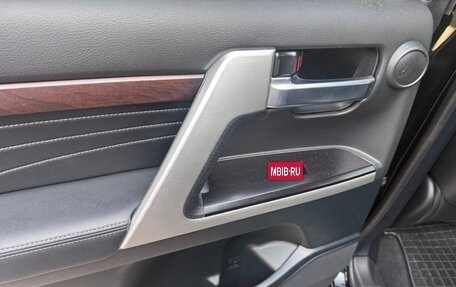 Toyota Land Cruiser 200, 2021 год, 26 фотография