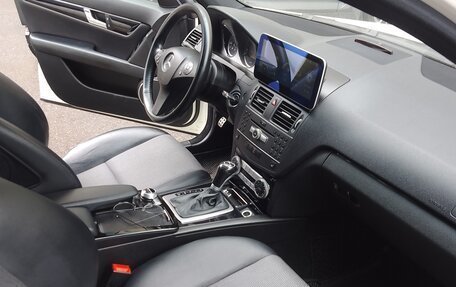 Mercedes-Benz C-Класс, 2010 год, 1 200 000 рублей, 3 фотография