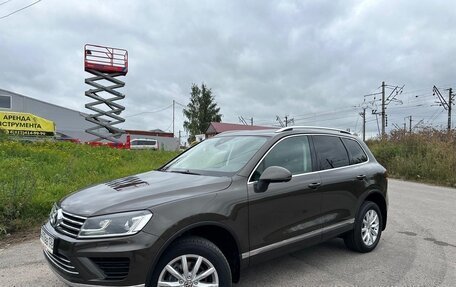 Volkswagen Touareg III, 2015 год, 2 480 000 рублей, 2 фотография