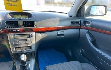 Toyota Avensis III рестайлинг, 2004 год, 585 000 рублей, 13 фотография