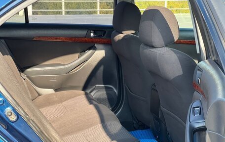 Toyota Avensis III рестайлинг, 2004 год, 585 000 рублей, 15 фотография