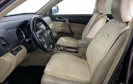 Toyota Highlander III, 2013 год, 1 899 000 рублей, 12 фотография