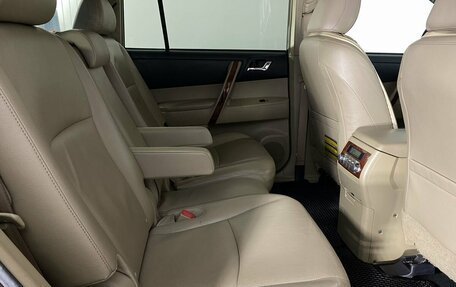 Toyota Highlander III, 2013 год, 1 899 000 рублей, 14 фотография