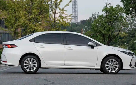 Toyota Corolla, 2021 год, 1 380 000 рублей, 3 фотография