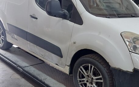 Peugeot Partner II рестайлинг 2, 2010 год, 460 000 рублей, 3 фотография