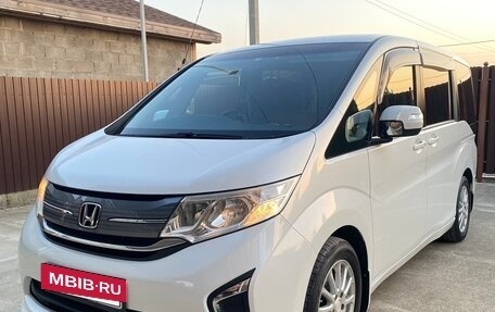 Honda Stepwgn IV, 2015 год, 1 850 000 рублей, 2 фотография