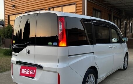 Honda Stepwgn IV, 2015 год, 1 850 000 рублей, 4 фотография