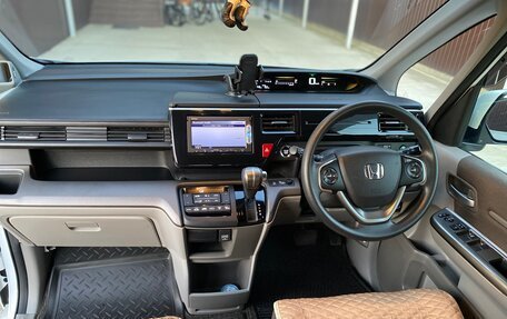 Honda Stepwgn IV, 2015 год, 1 850 000 рублей, 23 фотография