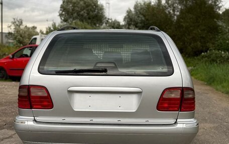 Mercedes-Benz E-Класс, 1996 год, 310 000 рублей, 4 фотография