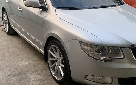 Skoda Superb III рестайлинг, 2009 год, 900 000 рублей, 5 фотография