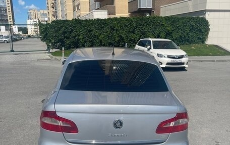 Skoda Superb III рестайлинг, 2009 год, 900 000 рублей, 3 фотография