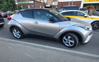 Toyota C-HR I рестайлинг, 2017 год, 2 850 000 рублей, 1 фотография