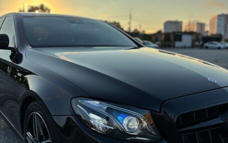 Mercedes-Benz E-Класс, 2017 год, 3 250 000 рублей, 2 фотография