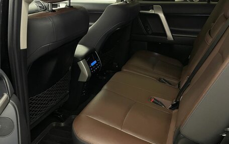 Toyota Land Cruiser Prado 150 рестайлинг 2, 2018 год, 4 680 000 рублей, 13 фотография