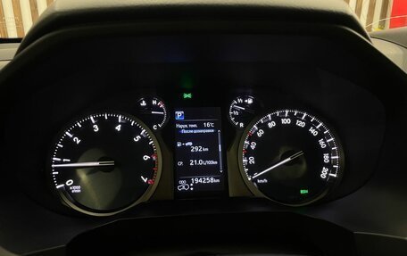 Toyota Land Cruiser Prado 150 рестайлинг 2, 2018 год, 4 680 000 рублей, 21 фотография