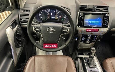 Toyota Land Cruiser Prado 150 рестайлинг 2, 2018 год, 4 680 000 рублей, 11 фотография