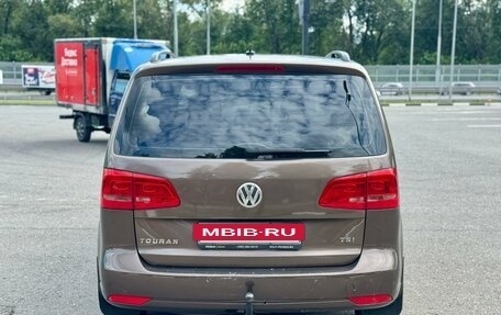 Volkswagen Touran III, 2012 год, 815 000 рублей, 5 фотография