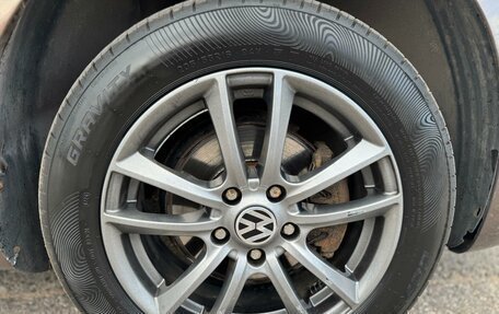 Volkswagen Touran III, 2012 год, 815 000 рублей, 24 фотография