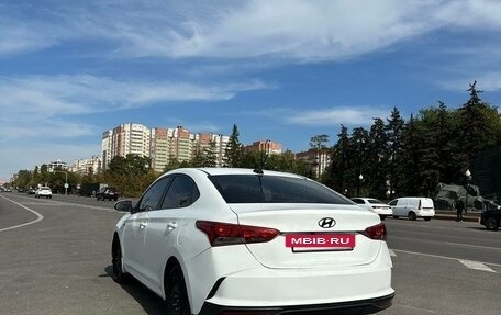 Hyundai Solaris II рестайлинг, 2018 год, 850 000 рублей, 4 фотография