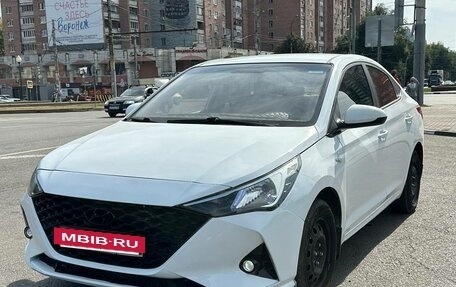 Hyundai Solaris II рестайлинг, 2018 год, 850 000 рублей, 2 фотография