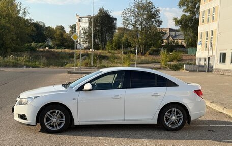 Chevrolet Cruze II, 2010 год, 980 000 рублей, 3 фотография