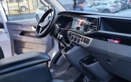 Volkswagen Caravelle T6 рестайлинг, 2020 год, 3 380 000 рублей, 6 фотография