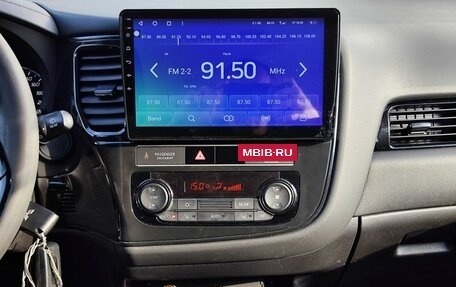 Mitsubishi Outlander III рестайлинг 3, 2019 год, 1 999 000 рублей, 18 фотография