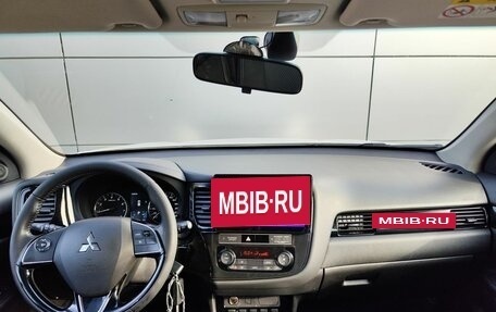 Mitsubishi Outlander III рестайлинг 3, 2019 год, 1 999 000 рублей, 17 фотография