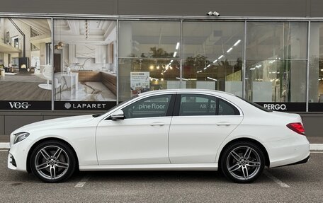 Mercedes-Benz E-Класс, 2019 год, 3 750 000 рублей, 11 фотография