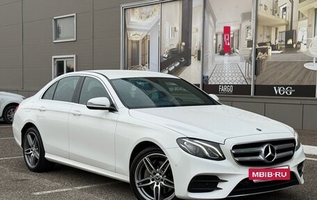 Mercedes-Benz E-Класс, 2019 год, 3 750 000 рублей, 5 фотография